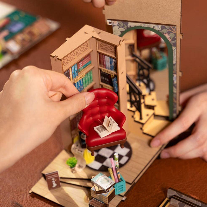 DIY Miniature House Book Nook Kit: Bookstore