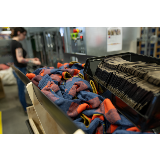 Men's Hiker Micro Crew Midweight Hiking Socks, Denim