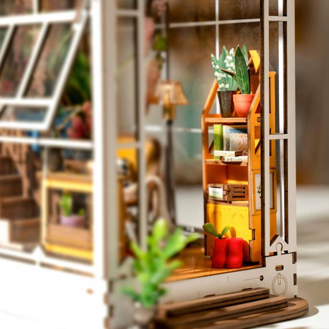 DIY Miniature House Book Nook Kit: Garden House