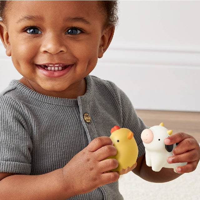 Itzy Play Barn Spill & Fill Activity Toy