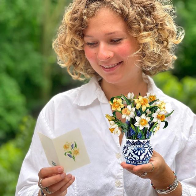 FreshCut Paper Pop Up Mini English Daffodil 3D Greeting Card