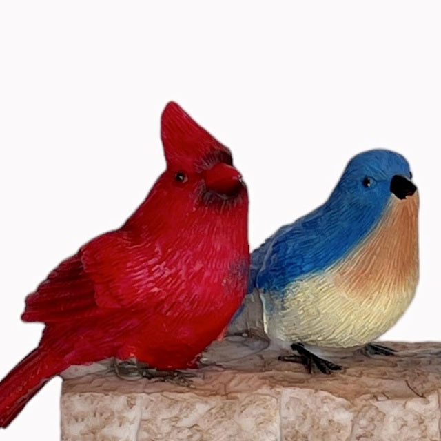 Backyard Birds Welcome Statue