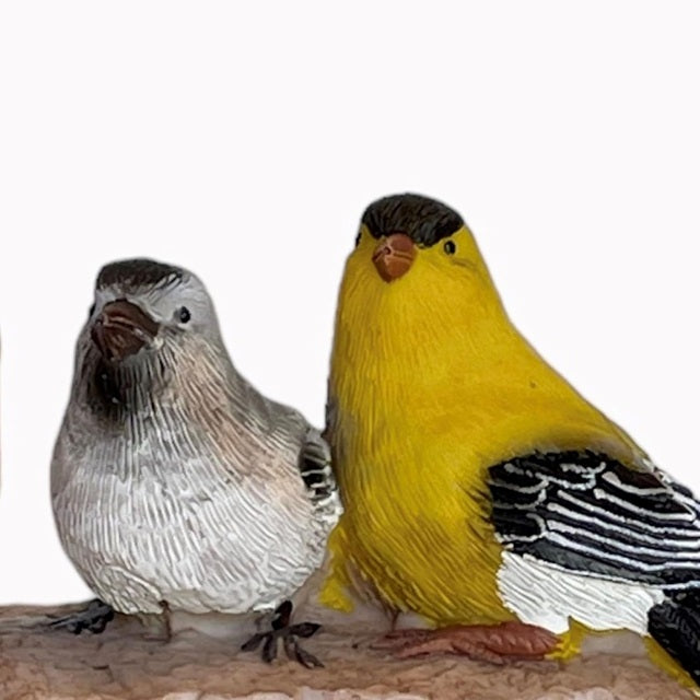 Backyard Birds Welcome Statue