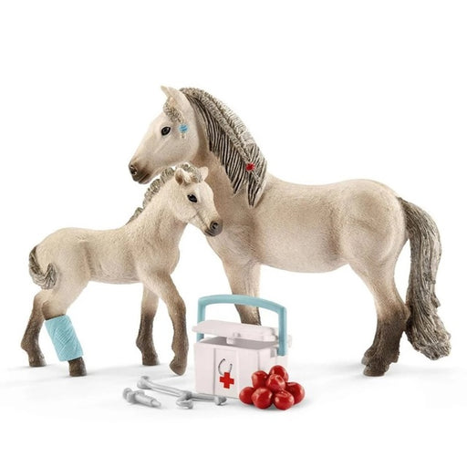 Schleich Horse Club Hannah's First-Aid Kit 7-Piece Playset