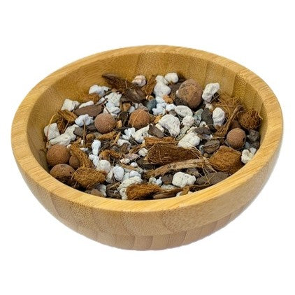 gritty potting mix Sol Soils 2 Qt. Succulent Gritty Mix